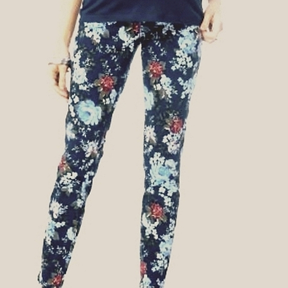 Motherhood Maternity Navy Floral Jeggings. Size Small. Full panel